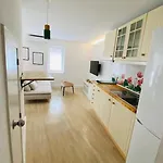 Mini Loft Con Patio En La Alameda De Sevilla